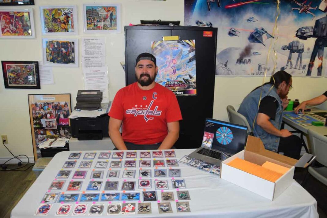 Gerard Assiniwe at Wiikwemkoong Comicon. photo by Michael Erskine