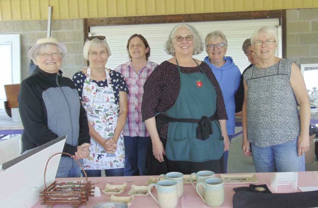 From left are Friends Jan McQuay, Sue Moggy, Alison McAllister, Karen MacKenzie, Joanne Smith, Pat Costigan and Lynn Quesnel. photo by Margery Frisch