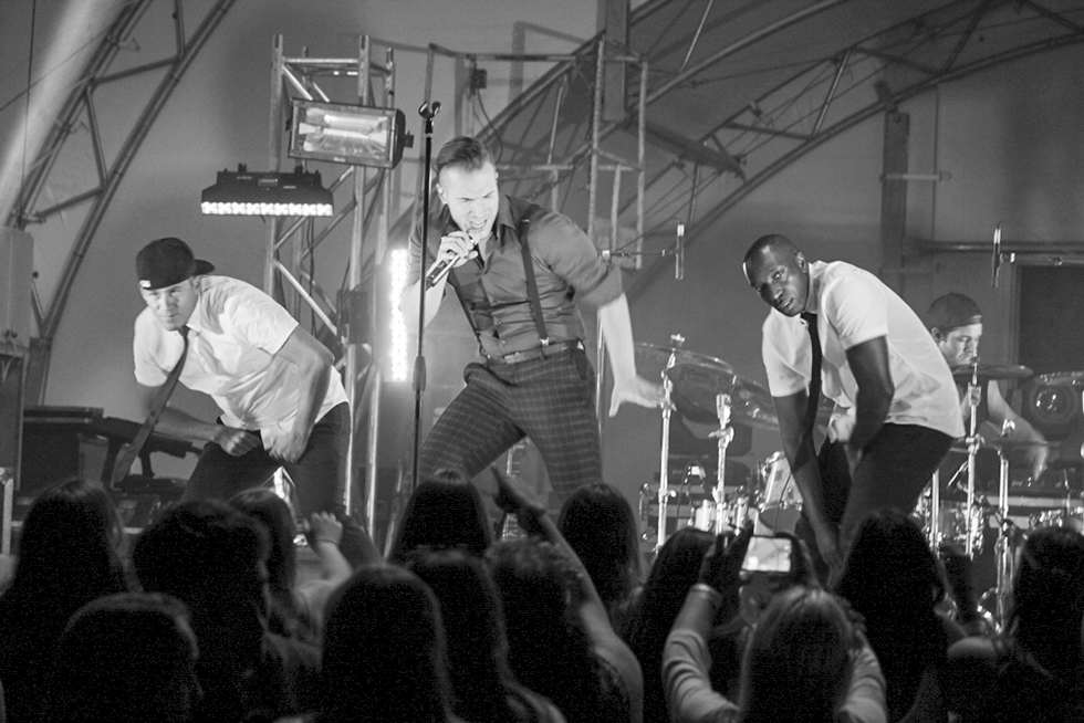 Shawn Desman and his dancers entertain the crowd