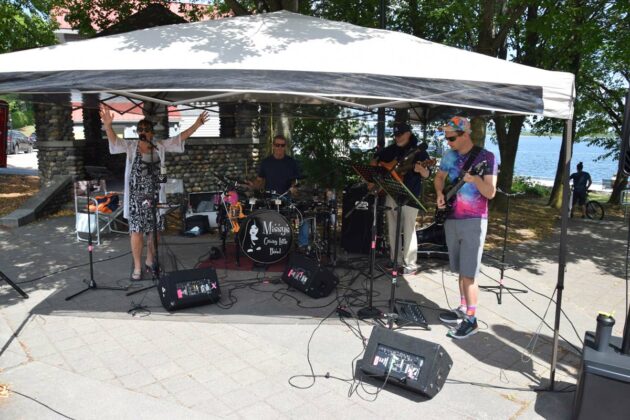 Missy's Groovy Little Band playing at the Cenotaph.