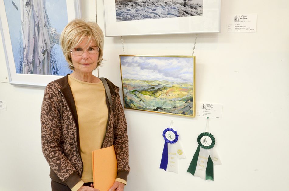 Patti Johnstone received the Peg Forbes Memorial Award for her painting ‘Stay Gold.’