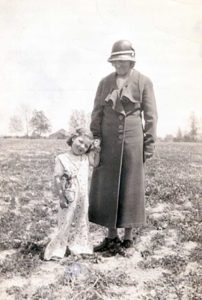 Eldene and her mum in 1936.